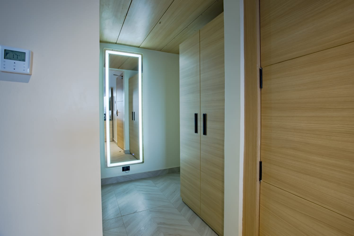 suit-room1
